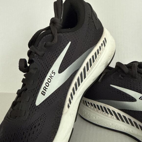 Brooks Ariel GTS 24 Womens Size 10 Wide D Ebony Black White 1204141D016 Sneakers - Picture 2 of 8